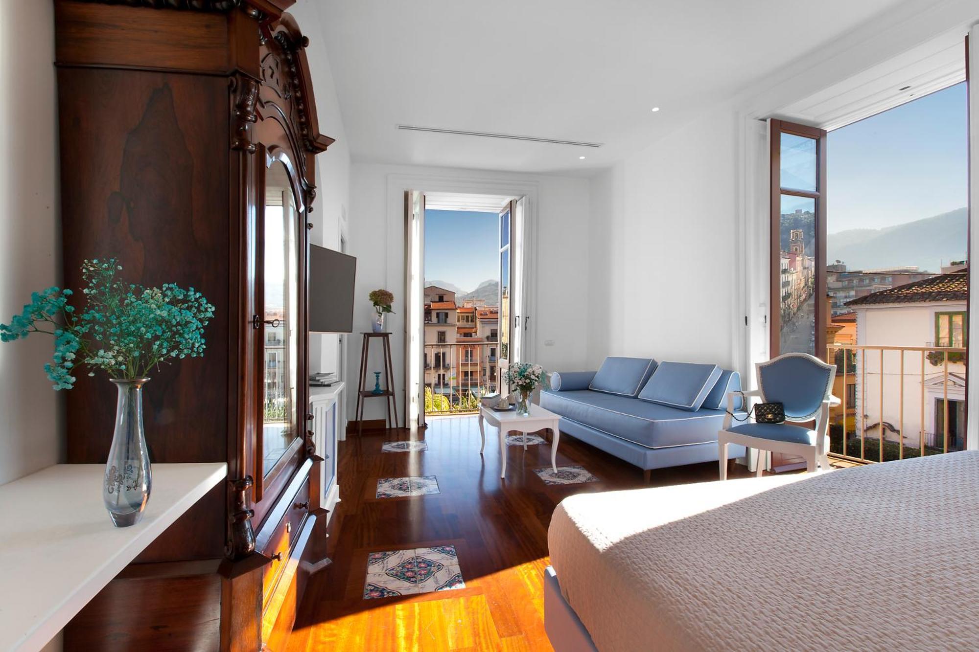 La Casa Dell'orologio - Main Square Guest house